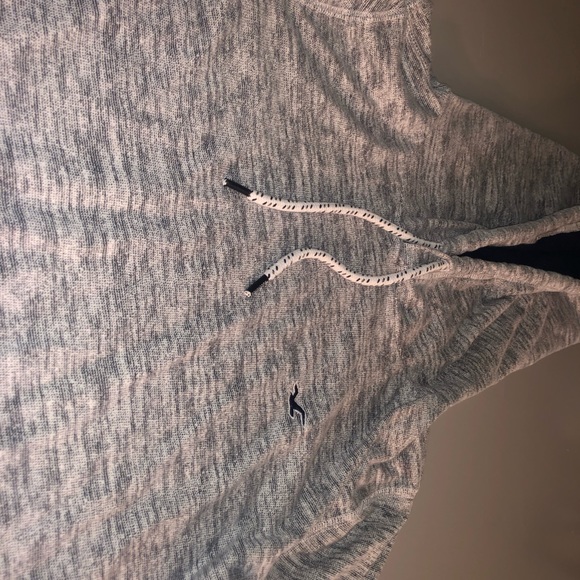 Hollister long sleeve - Picture 2 of 3